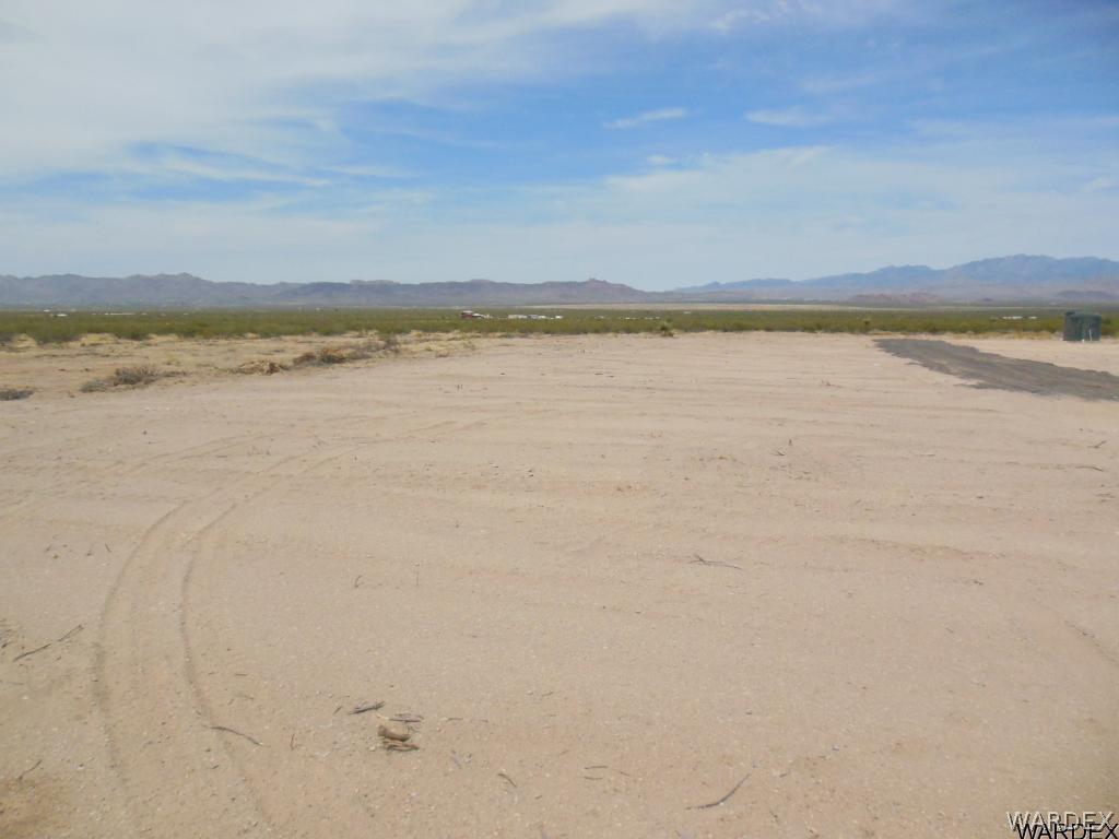 3352 South Opal Road Golden Valley, AZ 86413 - Photo 10 of 31