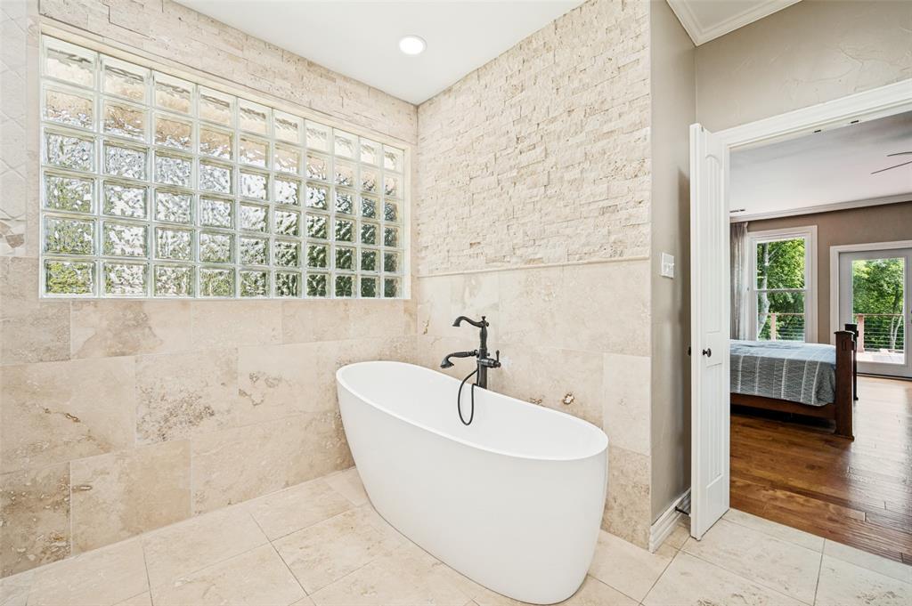 9 Country Ridge Road Melissa, TX 75454 - Photo 21 of 37 Stand alone tub in the Primary bath.