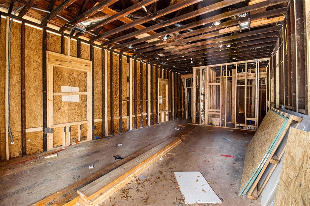 913 Smith Street Southwest Atlanta, GA 30310 - Photo 11 of 43 a view of porch with a table and chairs