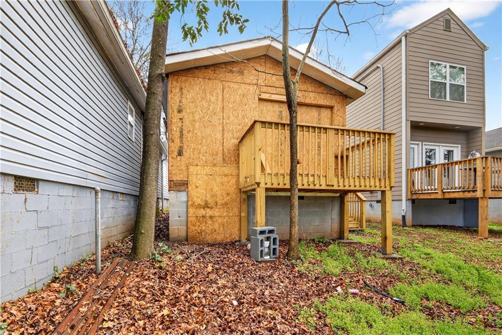 913 Smith Street Southwest Atlanta, GA 30310 - Photo 29 of 43 a backyard of a house