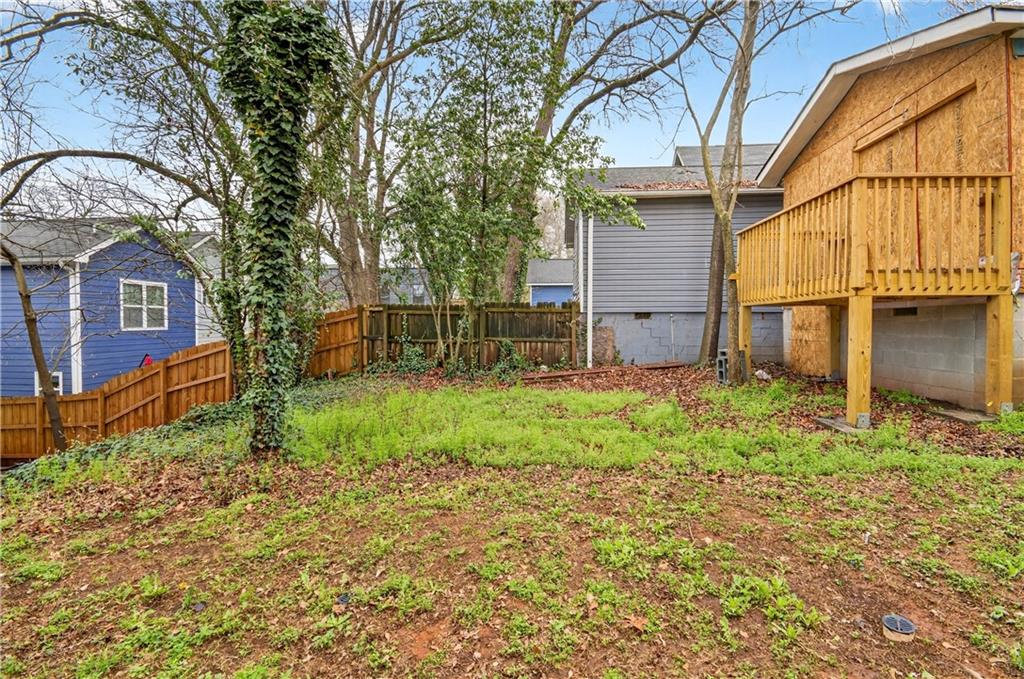 913 Smith Street Southwest Atlanta, GA 30310 - Photo 30 of 43 front view of a house with a yard