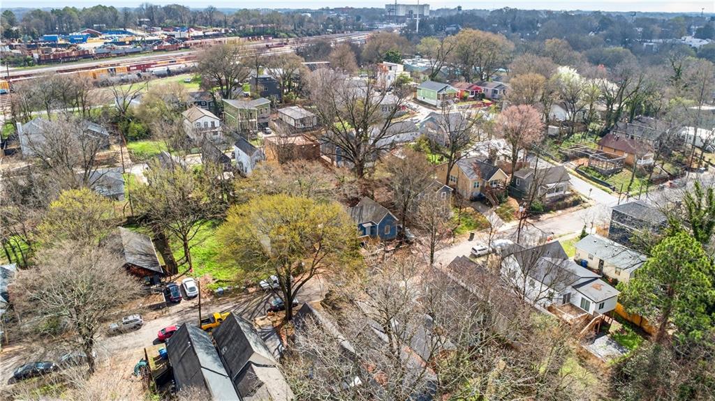 913 Smith Street Southwest Atlanta, GA 30310 - Photo 37 of 43 a view of a city