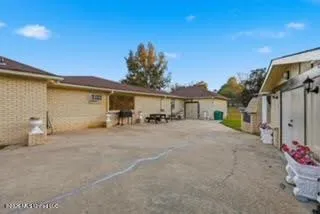 $340,000 | 206 Plantation Drive, Vicksburg, MS 39183