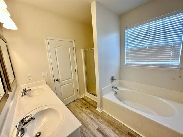 609 Prairie Street Crestview, FL 32536 - Photo 16 of 27 Master bathroom