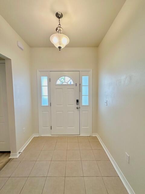 609 Prairie Street Crestview, FL 32536 - Photo 2 of 27 Foyer