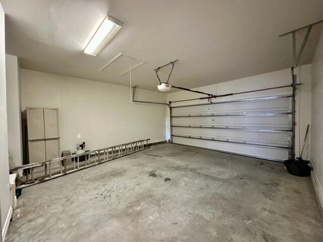 609 Prairie Street Crestview, FL 32536 - Photo 23 of 27 Garage