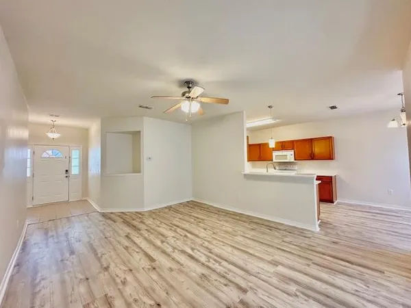 $1,850 | 609 Prairie Street, Crestview, FL 32536