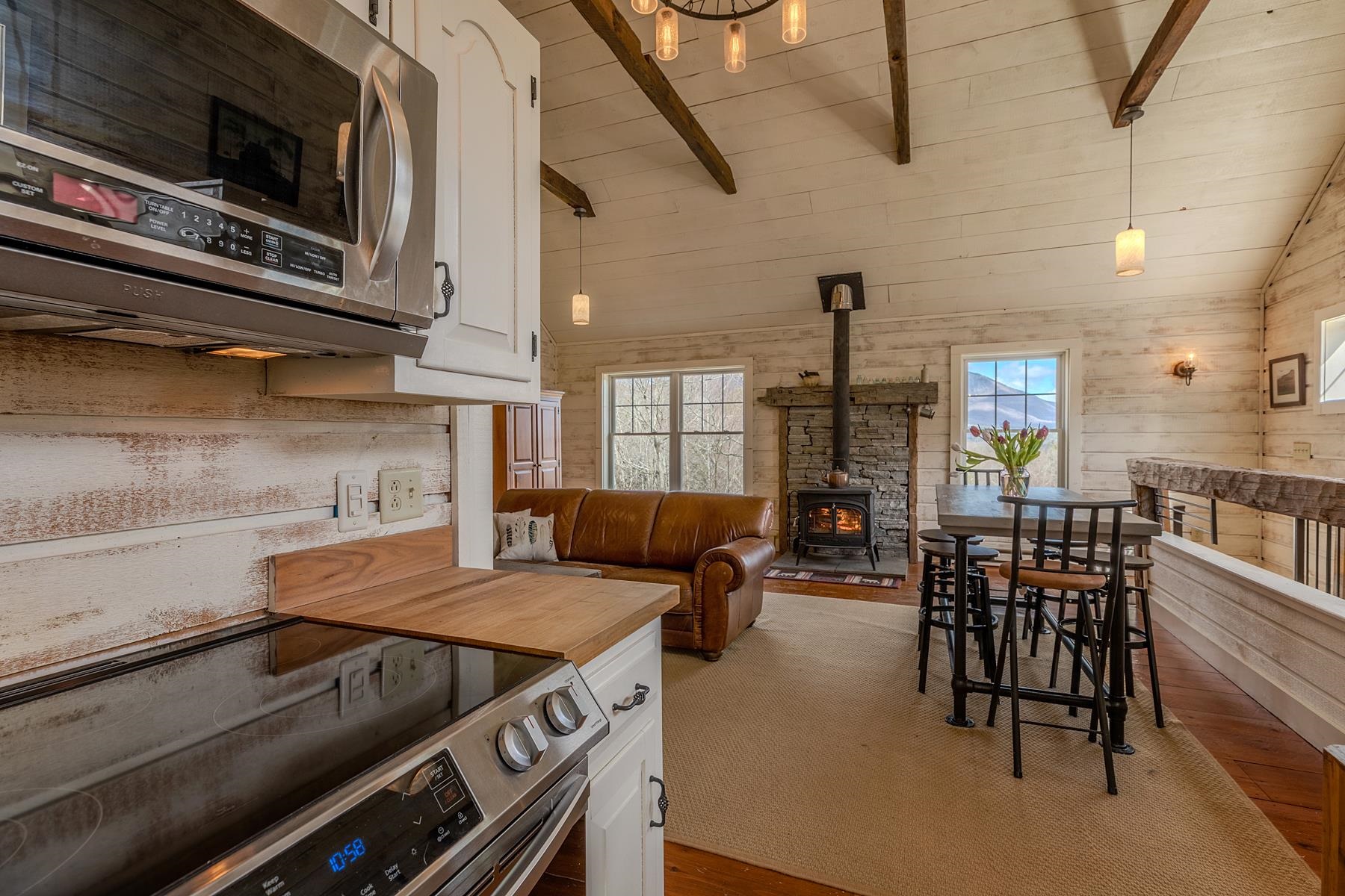 384 Alden Road Sunderland, VT 05250 - Photo 2 of 42