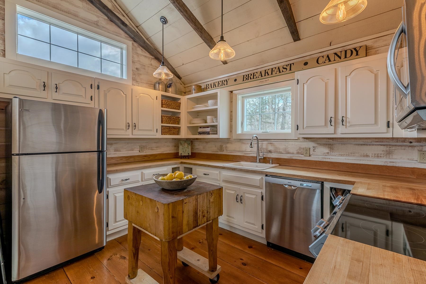 384 Alden Road Sunderland, VT 05250 - Photo 5 of 42