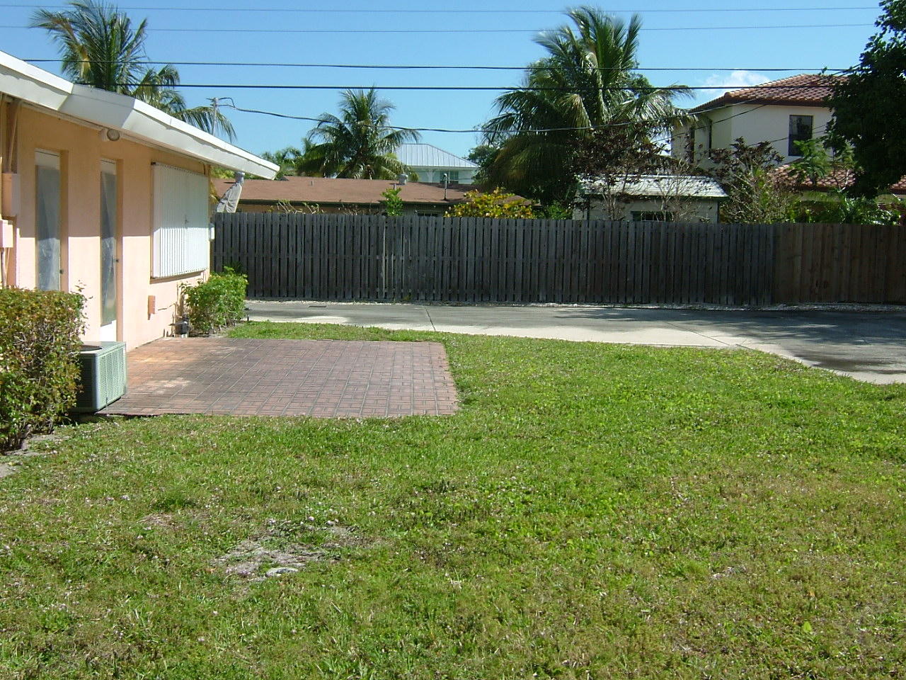 654 Northeast 3rd Avenue, Unit LOT FOR SALE Boca Raton, FL 33432 - Photo 8 of 20 Back Yard facing north