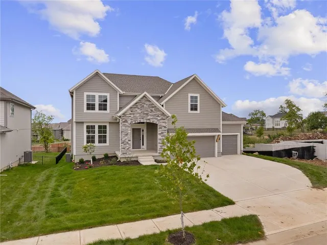 $724,950 | 19787 West 114th Place, Olathe, KS 66061