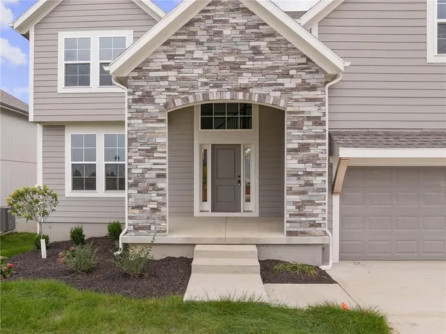 $724,950 | 19787 West 114th Place, Olathe, KS 66061