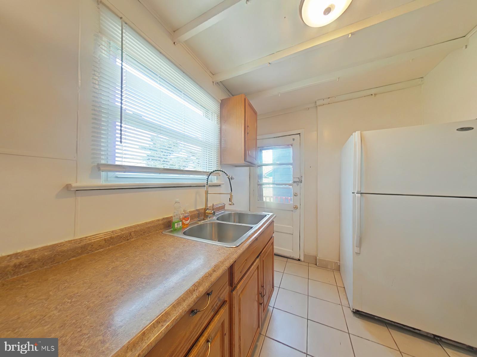 7259 Guilford Road Upper Darby, PA 19082 - Photo 12 of 38 Kitchen