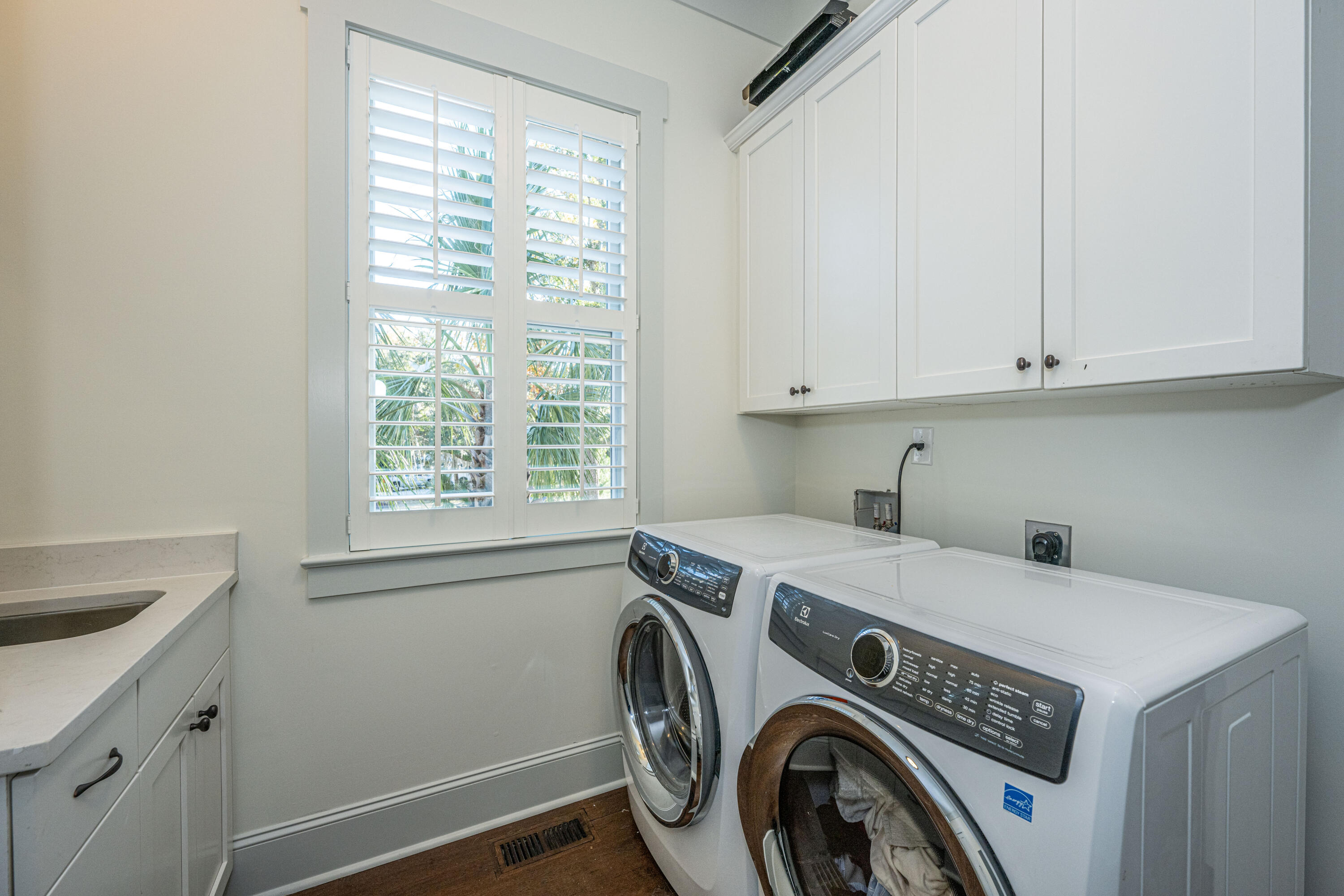 3496 Henrietta Hartford Road Mount Pleasant, SC 29466 - Photo 26 of 64 Laundry Room