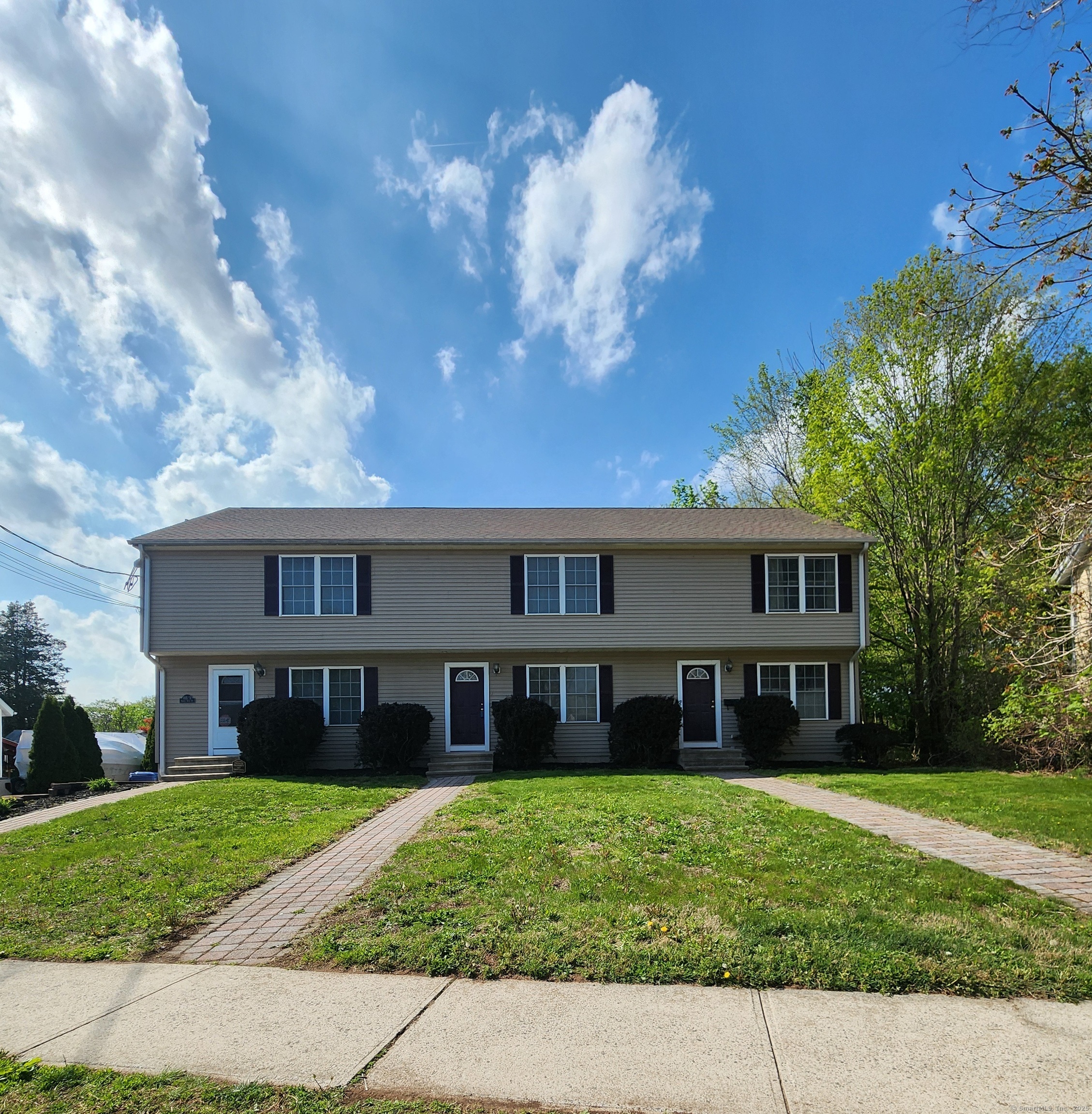 105 South Vine Street, Unit 2 Meriden, CT 06451 - Photo 1 of 1