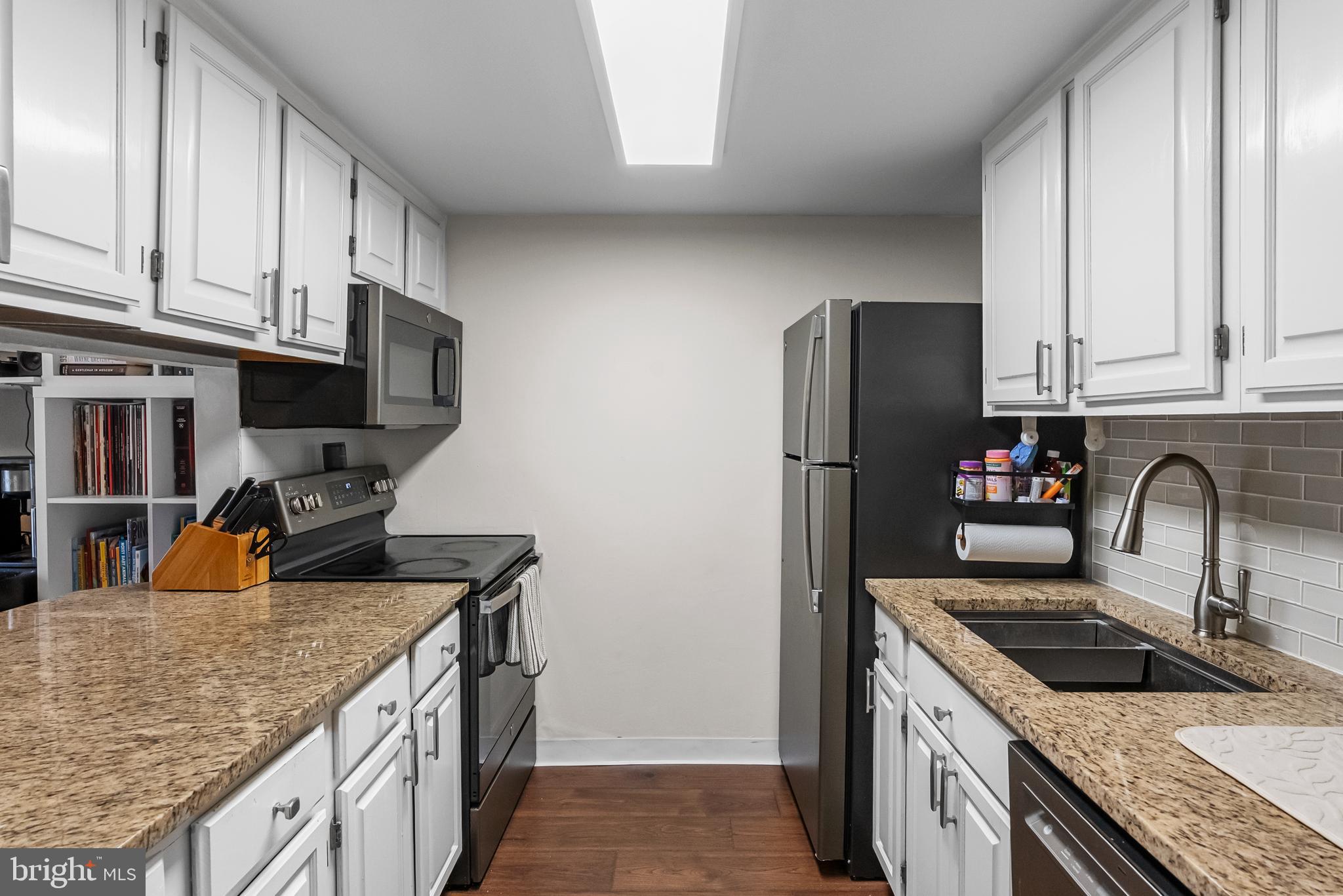 6 West Azalea Lane Mount Laurel, NJ 08054 - Photo 4 of 22