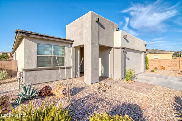 $637,000 | 12794 East Tortoise Pointe Drive, Vail, AZ 85641