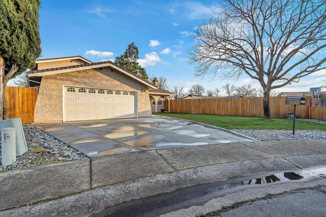 $399,000 | 2571 Erin Lane, Redding, CA 96002