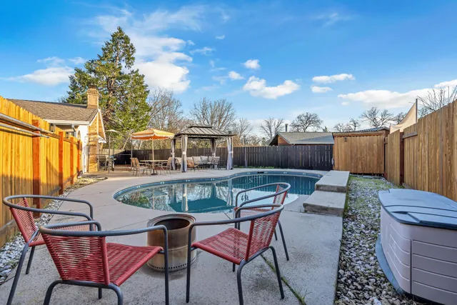 $399,000 | 2571 Erin Lane, Redding, CA 96002