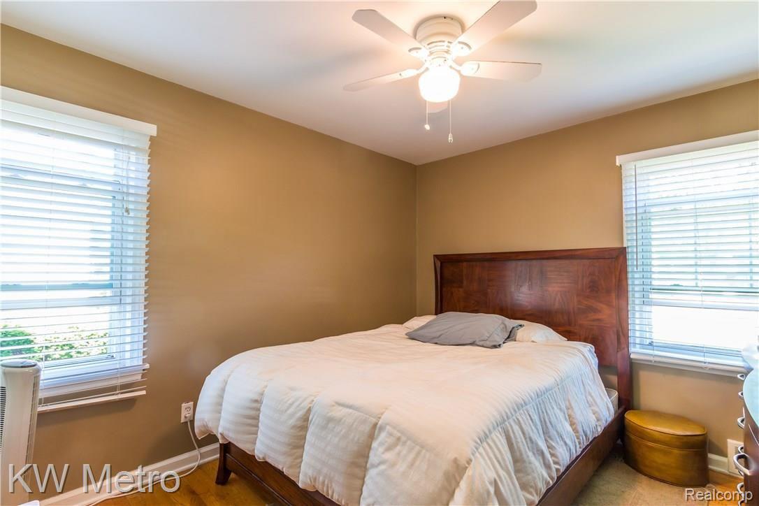 2261 Wiltshire Road Berkley, MI 48072 - Photo 11 of 20 2261 Wiltshire Rd-12.jpg