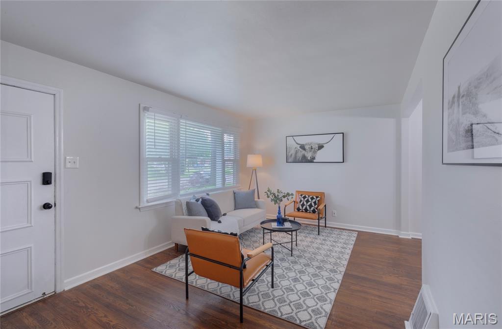 4033 Weber Road St. Louis, MO 63123 - Photo 4 of 29 Gallery Image 4