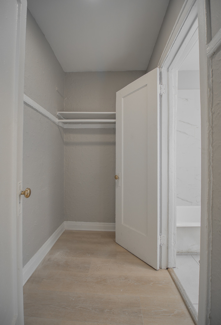 1414 West Pratt Boulevard, Unit 304 Chicago, IL 60626 - Photo 6 of 7 a view of an empty room