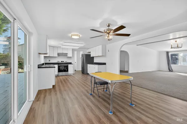 $414,000 | 128 Persimmon Street, Genesee, ID 83832