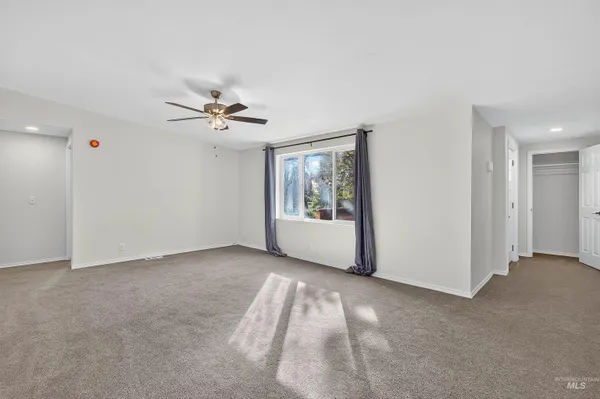 $414,000 | 128 Persimmon Street, Genesee, ID 83832