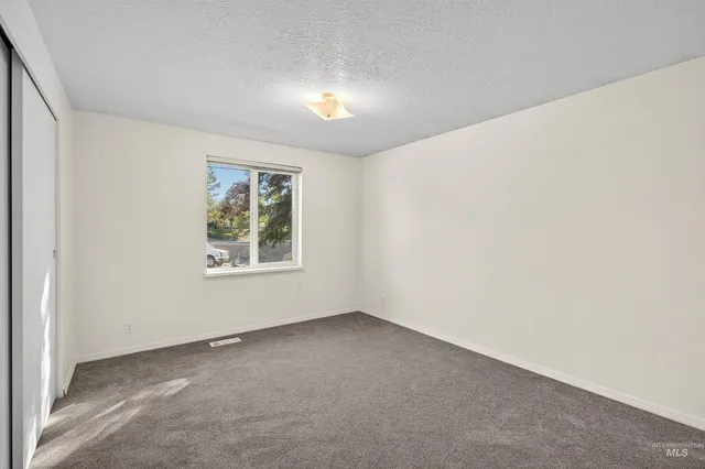 $419,000 | 128 Persimmon Street, Genesee, ID 83832