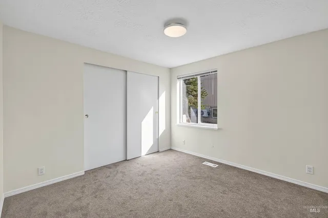 $419,000 | 128 Persimmon Street, Genesee, ID 83832