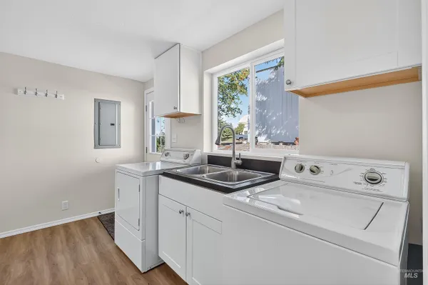 $414,000 | 128 Persimmon Street, Genesee, ID 83832