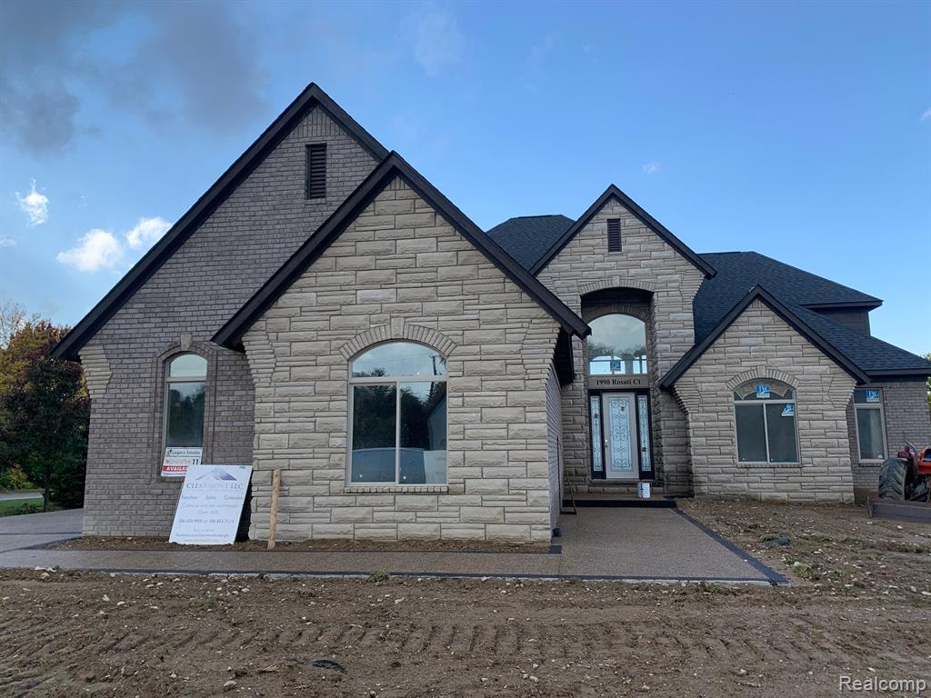 1990 Rosati Court Rochester, MI 48307 - Photo 1 of 8 Gallery Image 1
