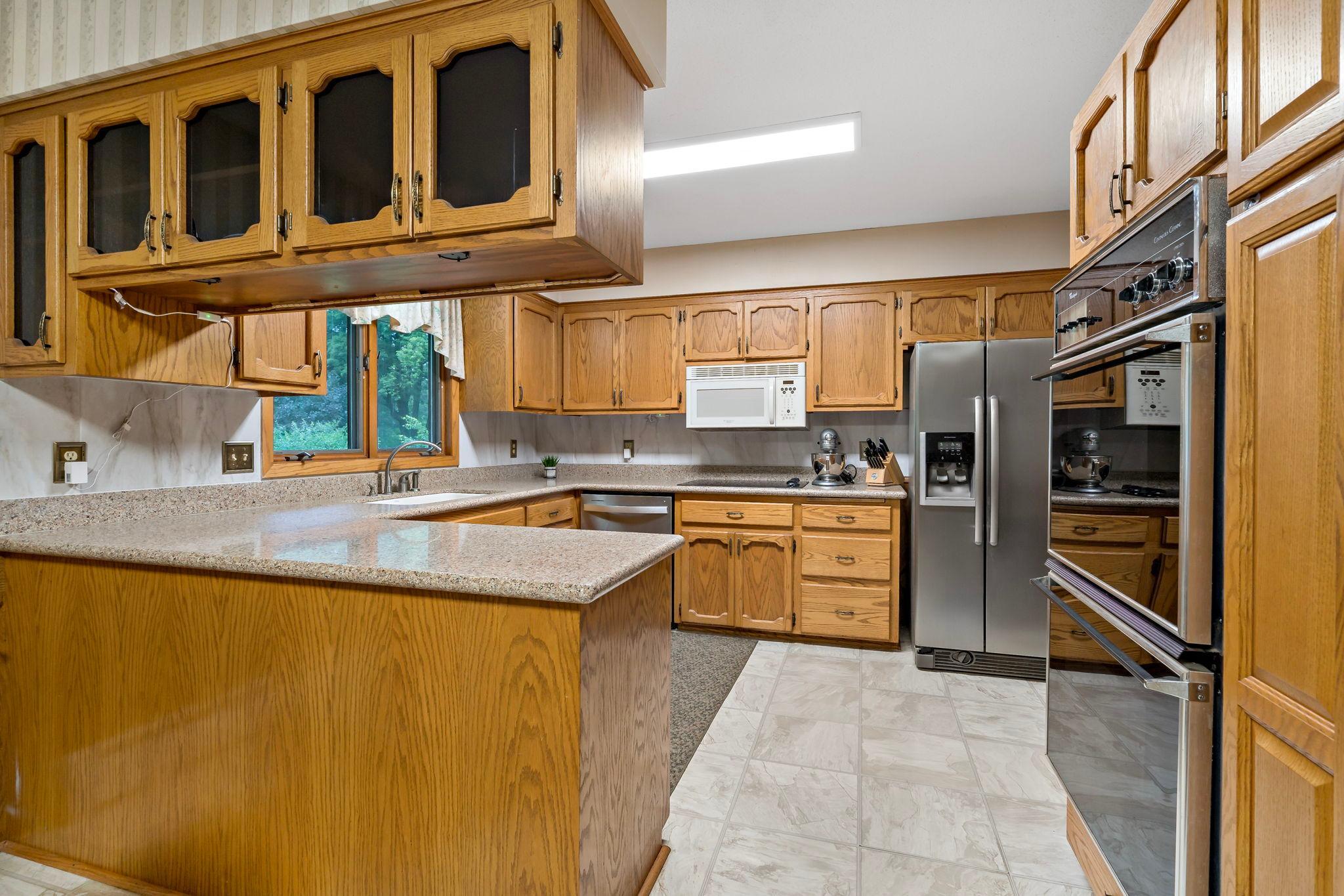 2217 Ripley Avenue Maplewood, MN 55109 - Photo 11 of 48