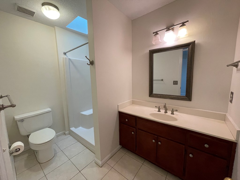 108 Rochelle Court Dothan, AL 36305 - Photo 11 of 25 Primary Bath