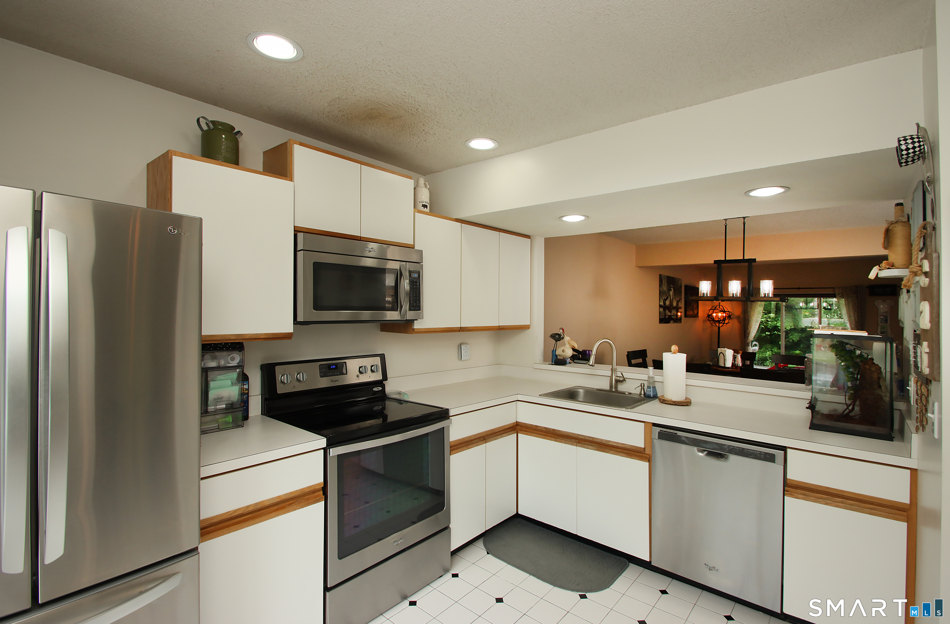 166 Old Brookfield Road, Unit 347 Danbury, CT 06811 - Photo 4 of 21 Gallery Image 4