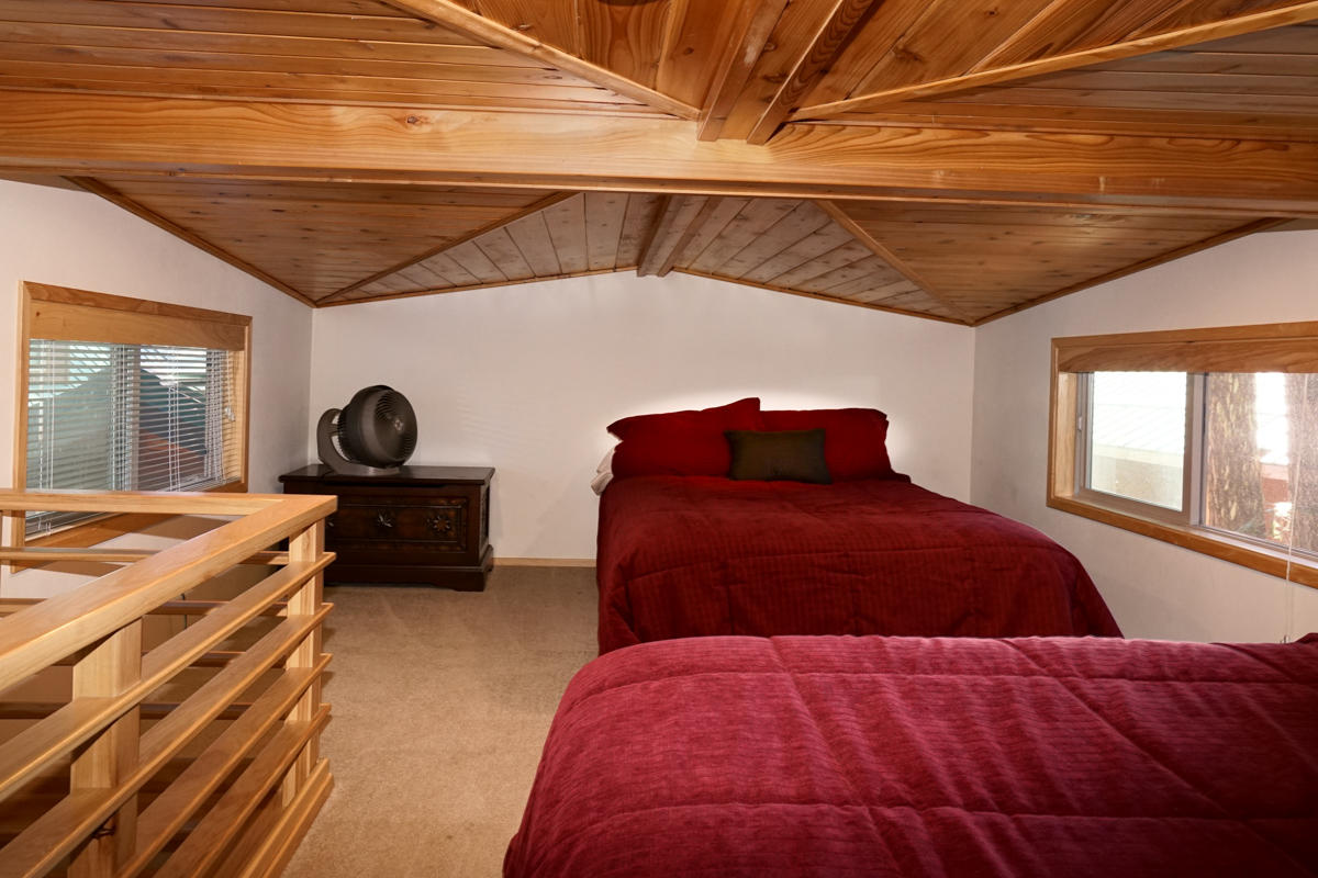 7979 Hyatt Prairie Road, Unit 39 Ashland, OR 97520 - Photo 12 of 24 Cabin_39_12