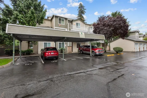 $327,700 | 12530 Admiralty Way, Unit K102, Everett, WA 98204