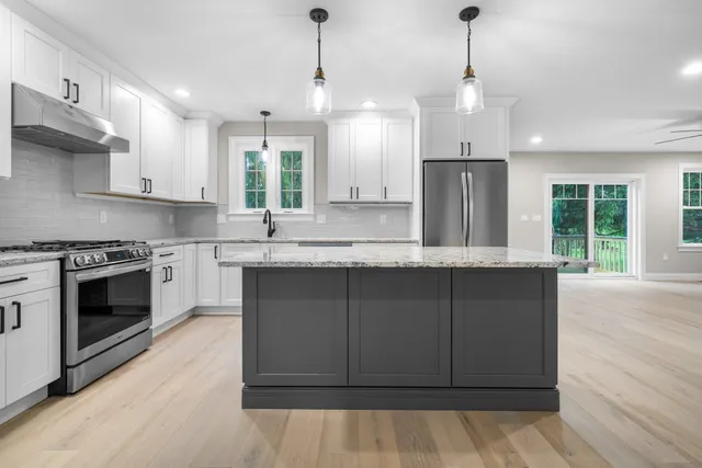 $699,000 | 214 Pembroke Street, Pembroke, NH 03275