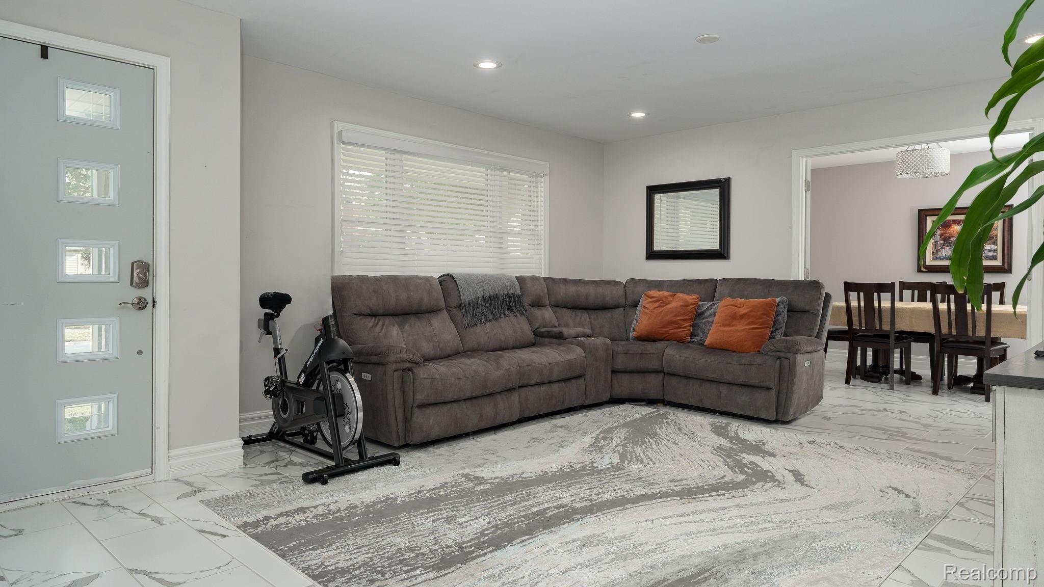 2604 Manchester Road Birmingham, MI 48009 - Photo 6 of 50 6-web-or-mls-2604-Manchester-Rd-6.jpg