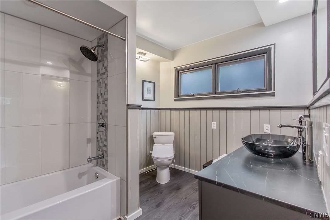 112 Winthrop Road Syracuse, NY 13206 - Photo 5 of 42 Stunning Main-Level Full Bath with Modern Vessel S