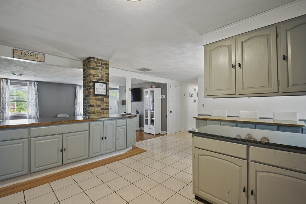 410 Wheelwright Road Barre, MA 01005 - Photo 8 of 33