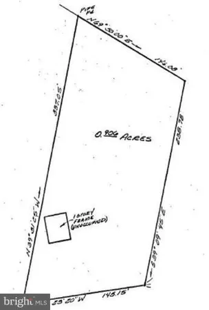 an aerial view of a yard