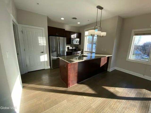 $3,126 | 2 West Avenue, Unit 201, Saratoga Springs, NY 12866