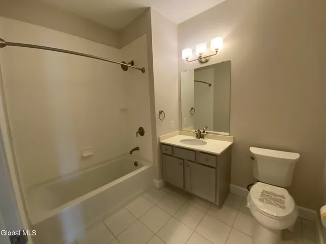 $3,126 | 2 West Avenue, Unit 201, Saratoga Springs, NY 12866