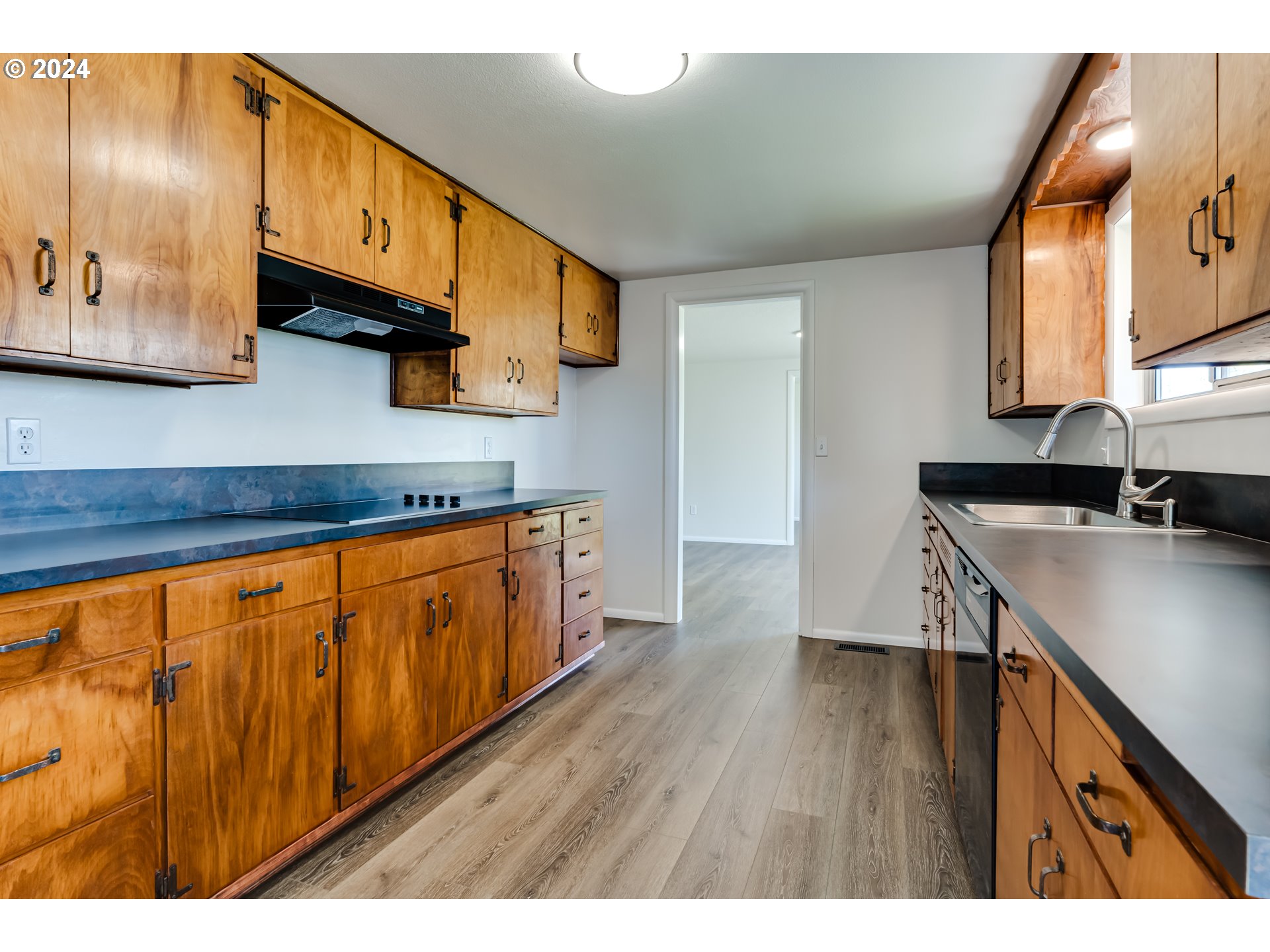 90767 Alvadore Road Junction City, OR 97448 - Photo 16 of 35 Kitchen