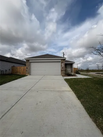 $1,900 | 5727 Little Redwing Drive, Baytown, TX 77521