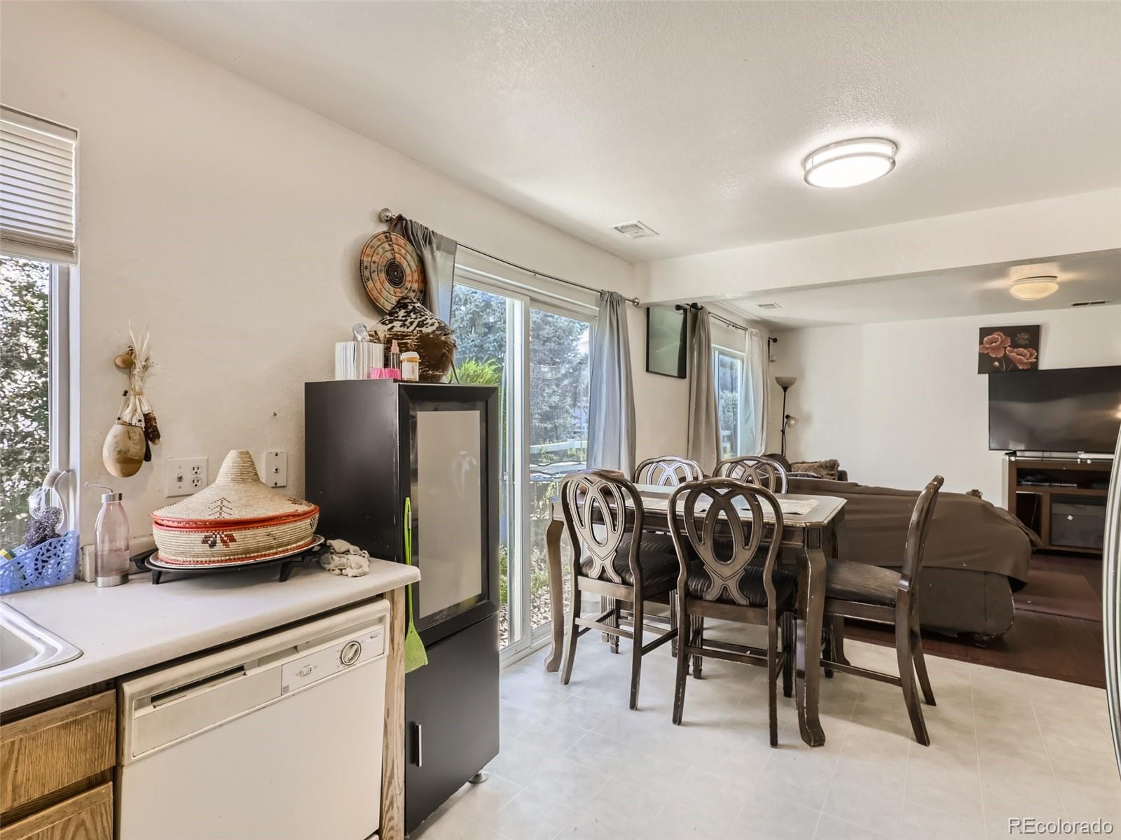 4736 Flanders Way Denver, CO 80249 - Photo 11 of 21