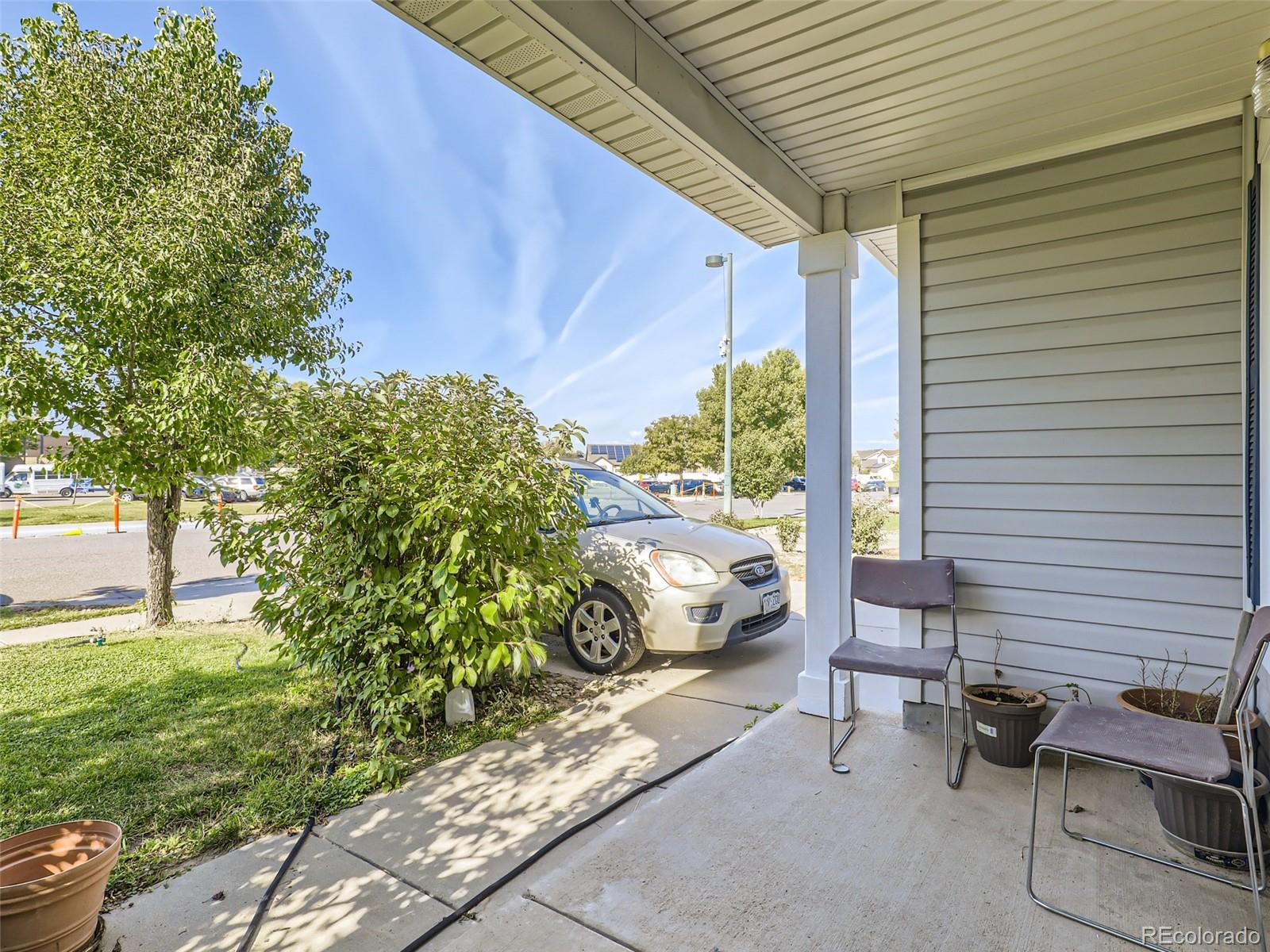 4736 Flanders Way Denver, CO 80249 - Photo 4 of 21