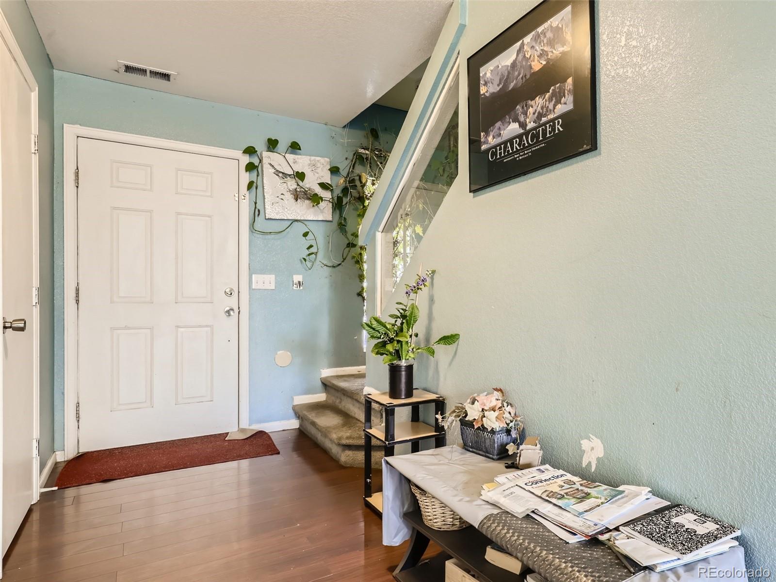 4736 Flanders Way Denver, CO 80249 - Photo 5 of 21