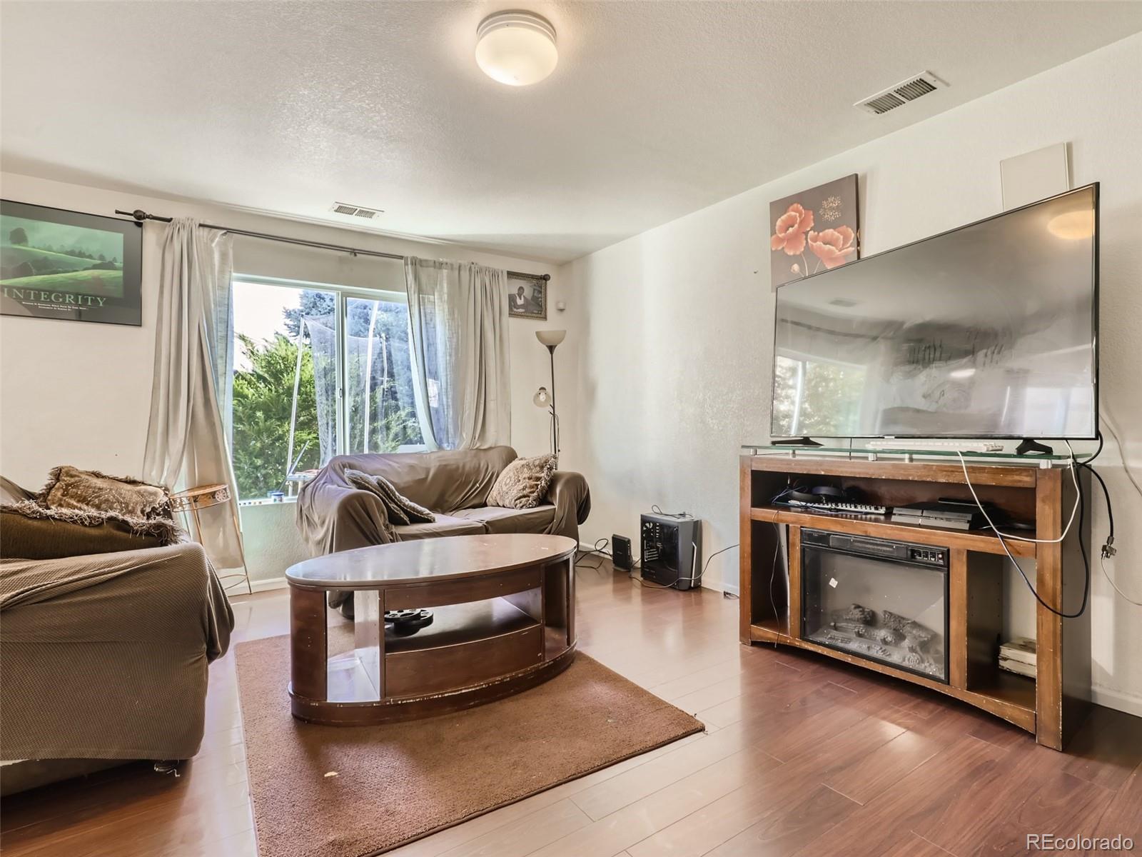 4736 Flanders Way Denver, CO 80249 - Photo 6 of 21